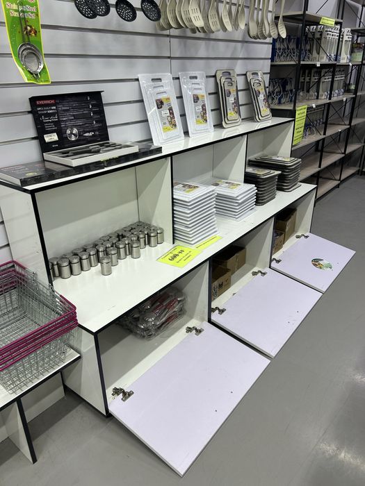 Стеллаж с ячейками