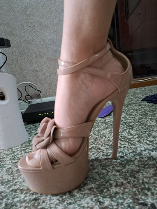 Продам каблуки много