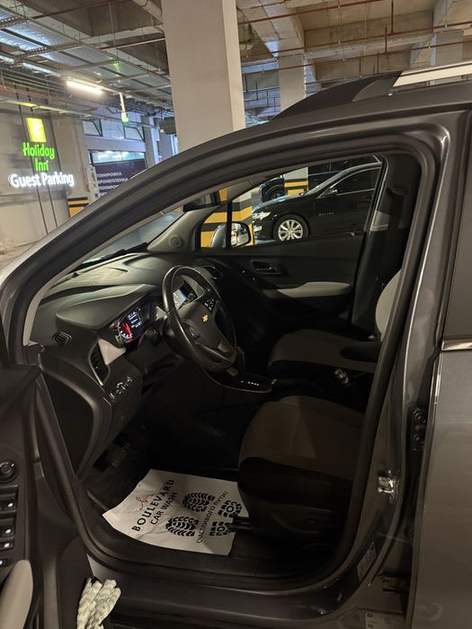 Срочно продается Tracker Premier