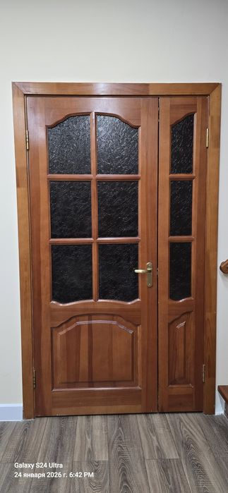 Продам двери из натурального дерева