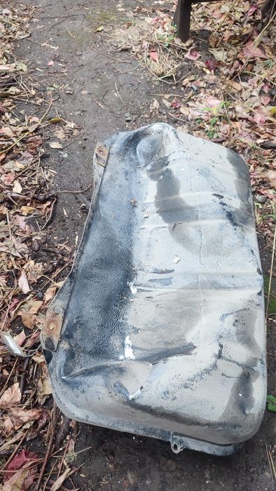 Продам бензобак на Suzuki Escudo