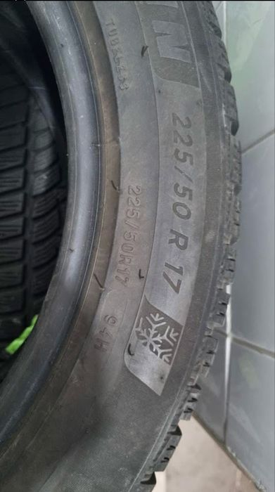 Dunlo и Michelin - Всесезонни гуми 225/50 R17 Dunlo и Michelin