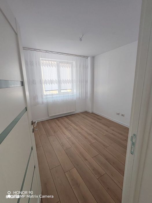 De vanzare apartament cu 4 camere si balcon, renovat 2024, etaj 2