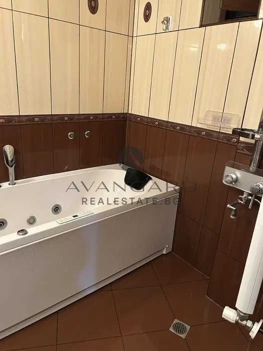 Продава се Къща в Пловдив, Център - 160 кв.м за 3124 €/кв.м - Снимка #8