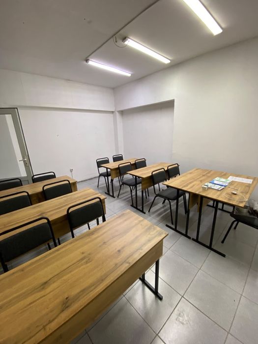 Парты со стулями