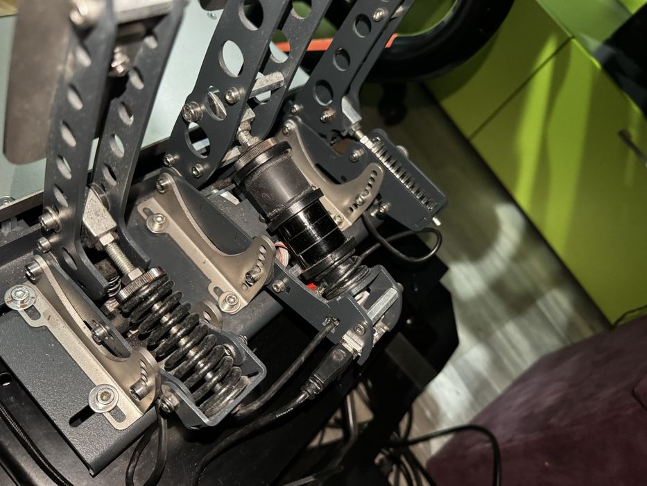 Heusinkveld Sprint 3-pedal set with Baseplate