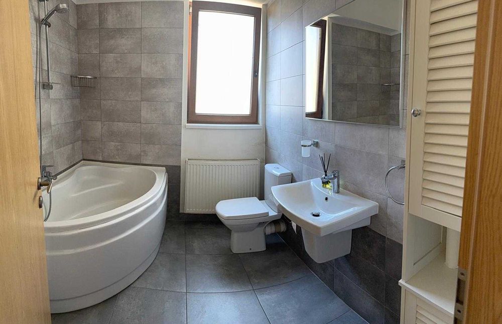 Proprietar, inchiriez apartament 2 camere, 63mp.