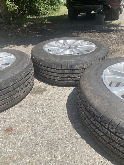 Летни гуми 235/60/18