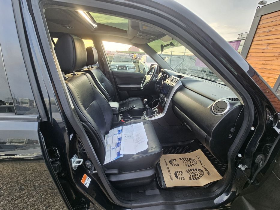 Suzuki grand vitara,2.0Benzina,Reductor Clima,Navigație, Posibil Rate*