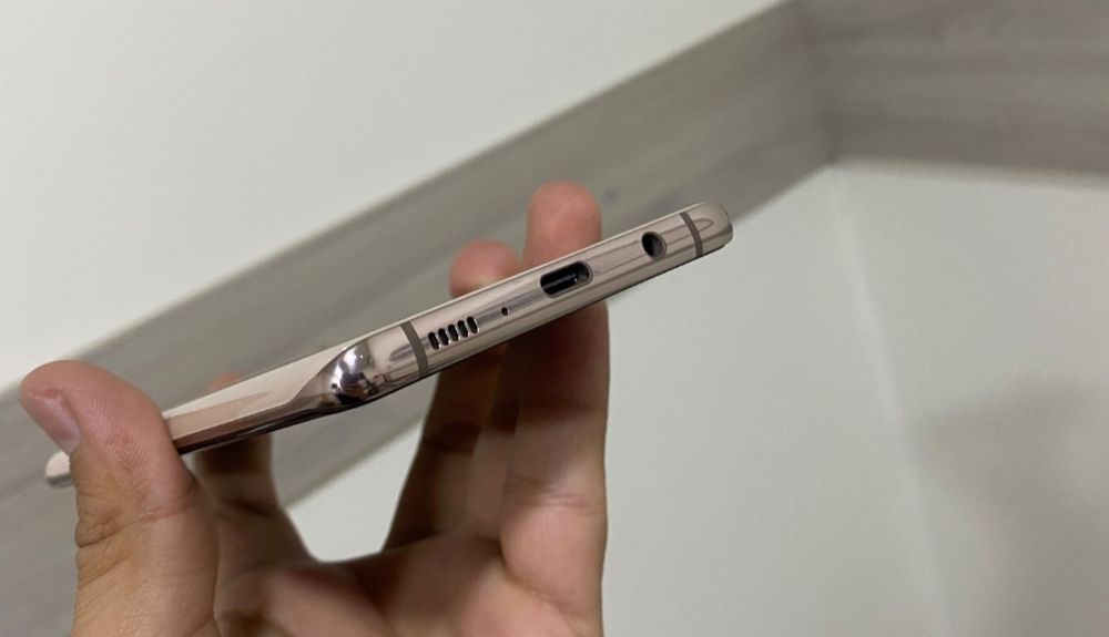 С 10 5 г сотилади агар iphone 11 булса йоки ХR га абмен бор килиб дапл