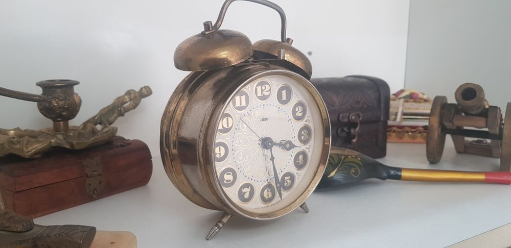 Стар настолен часовник PRIM от Чехословакия
