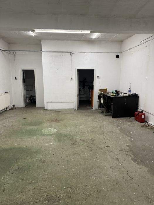 Proprietar Inchiriez hala zona Miorita