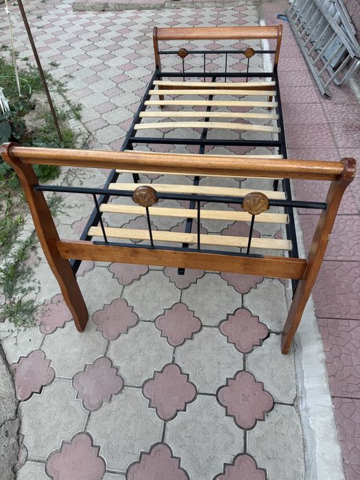 кровать одноместная