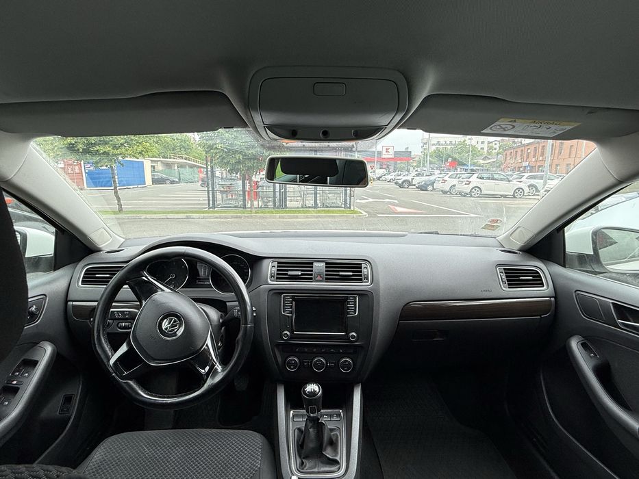 Volkswagen Jetta 2017 2.0tdi manual
