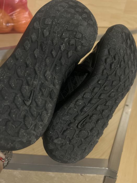 Футболни обувки / стоножки / бутонки 35 н.