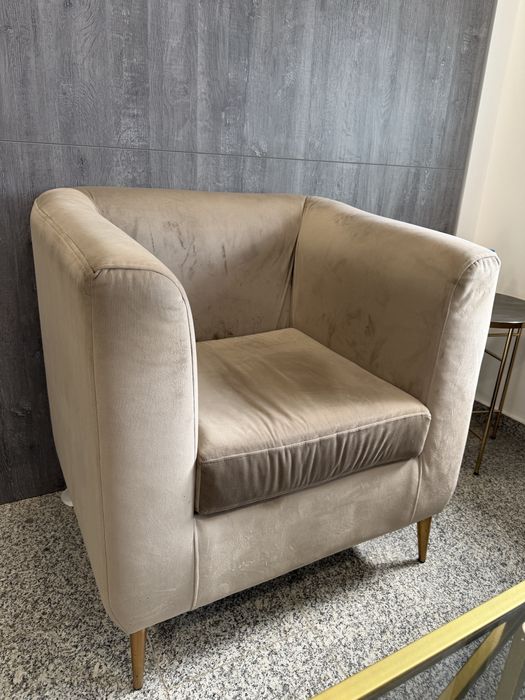 Диван и два фотьойла 300€