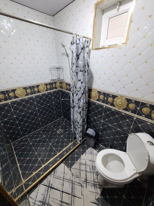 Oq tosh dacha [quyoshga yaqinda joylashgan)