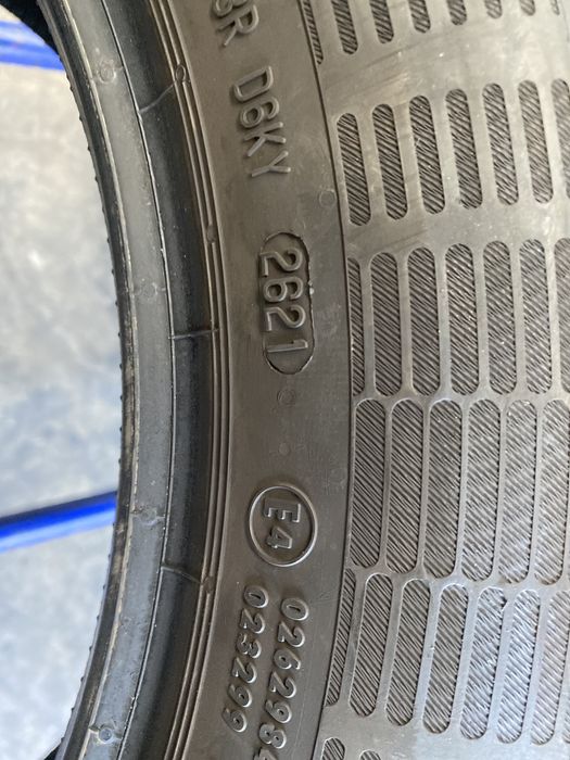 215/55/17 Continental Vara