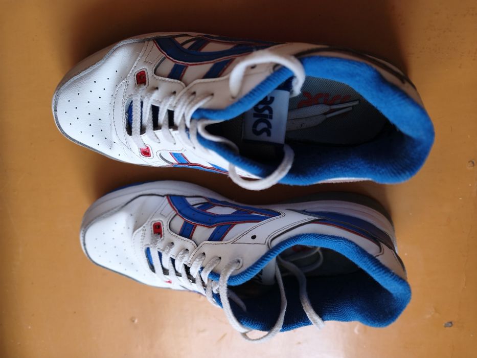 Продам кроссовки Asics.