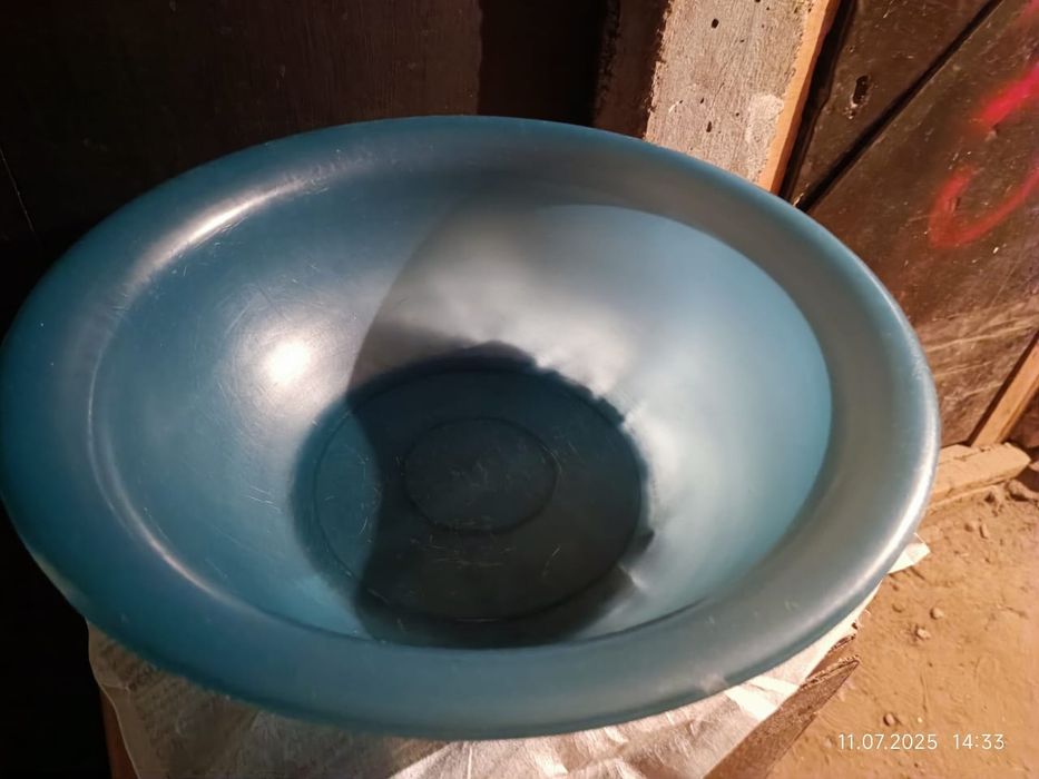 Продам пластиковый тазик