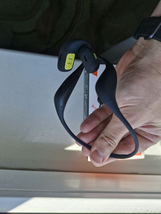Casti JBL Endurance, rezistente la apa