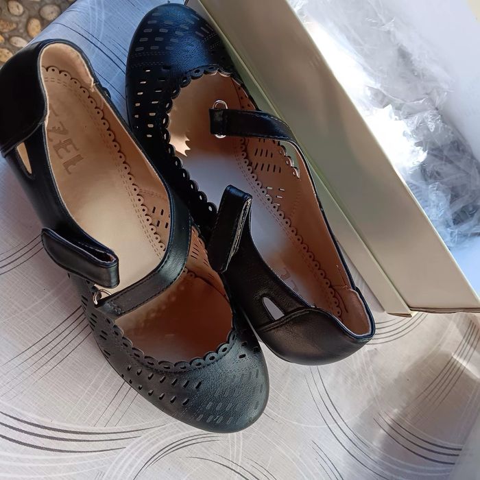 Дамски обувки, черни.