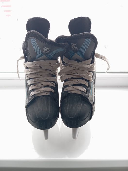 Коньки хоккейные