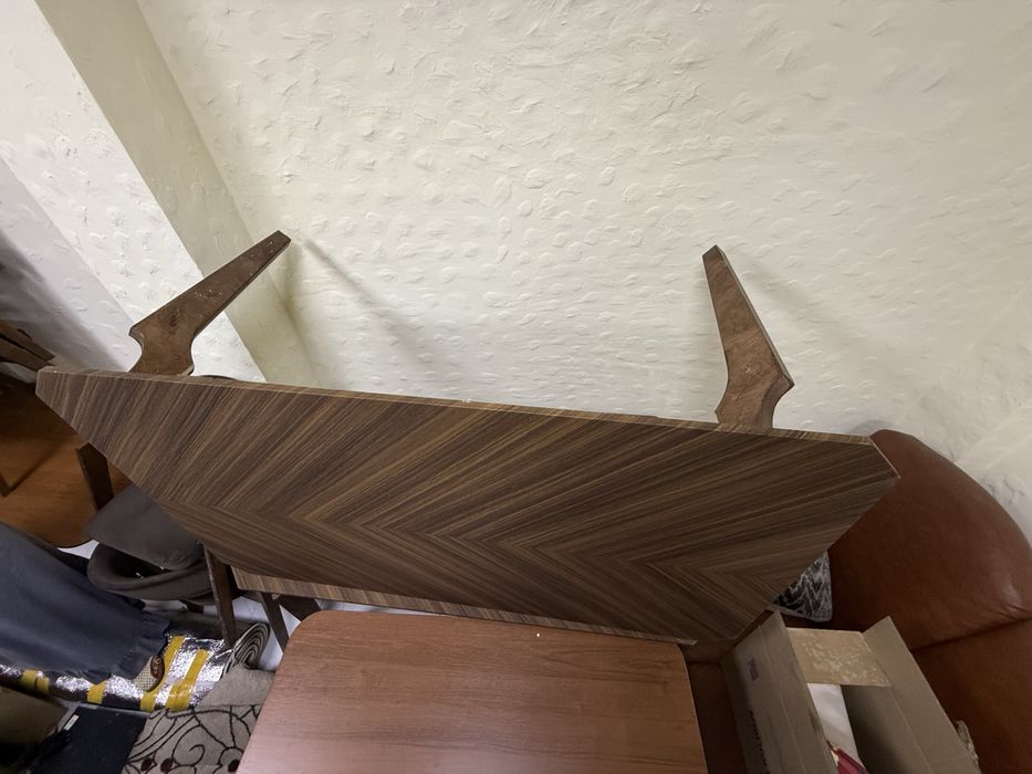 Срочно продается стол стулья