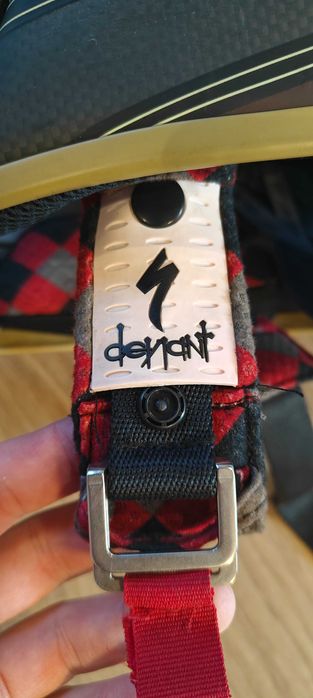 Карбонова MTB каска Specialized Deviant S/M