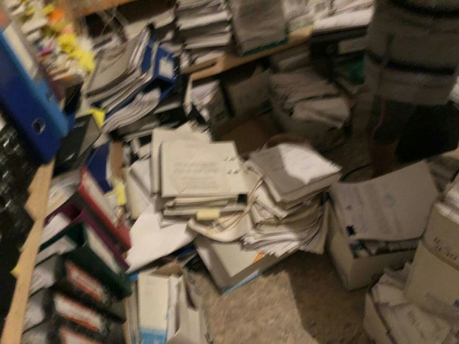 Макулатуру. Дорого.