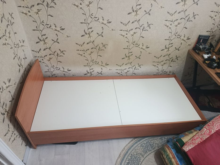 Продается кровать полуторка