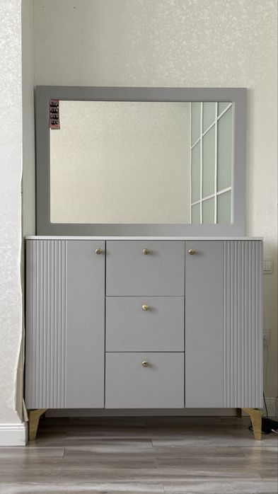 Тумба с зеркалом !