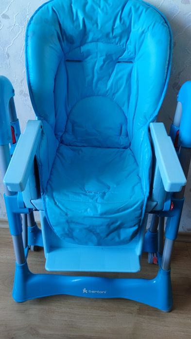 Столче за хранене Бертони.