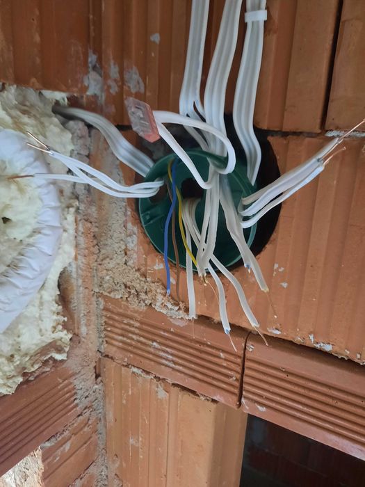 Нова електроинсталация и преустройство – къщи и апартаменти.