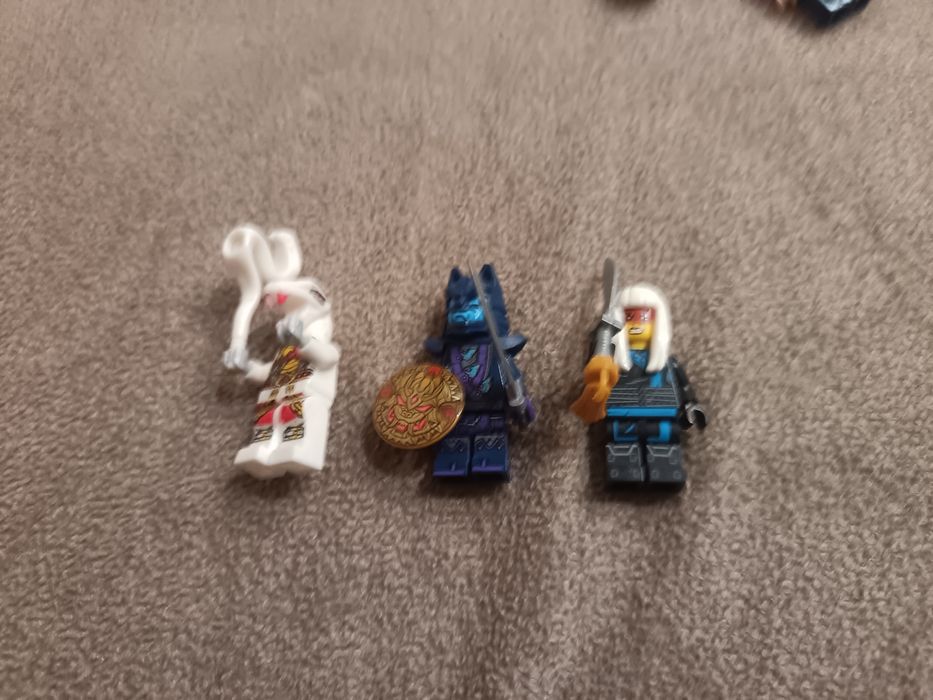 Разрични лего фигурки