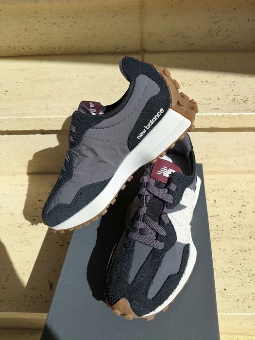 New Balance 327 sneakers culoare negru cu logo alb mărimea 39.5 noi originali