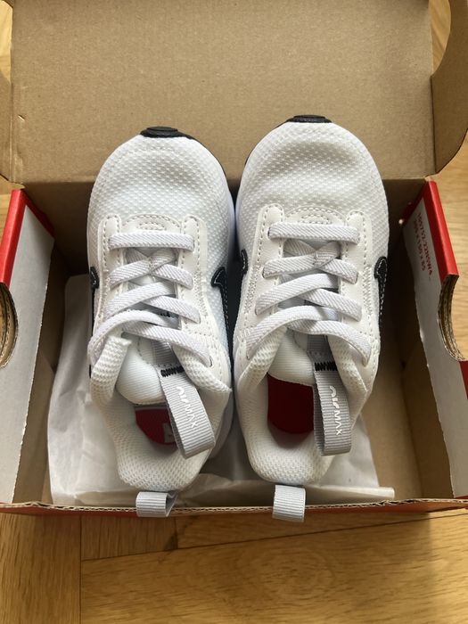 Nike - Спортни обувки Air Max INTRLK Lite с нисък профил, Бял