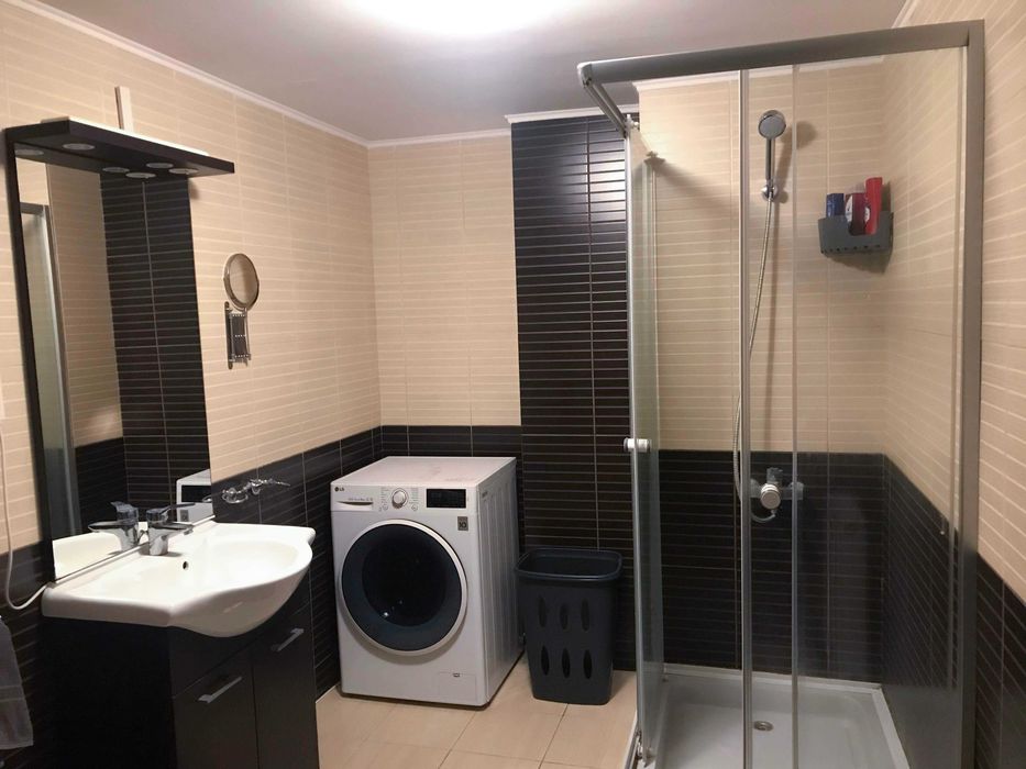 Inchiriez apartament cu o camera de tip penthouse - Complex Dana