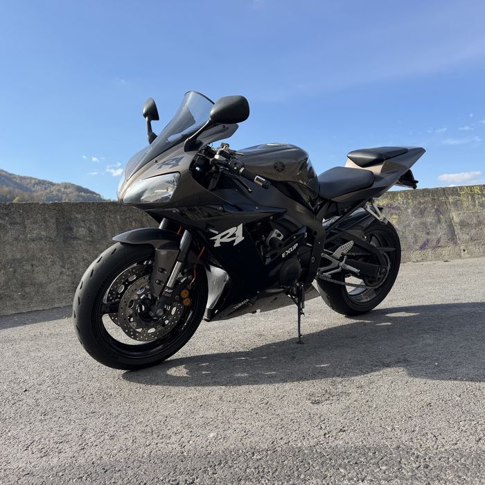 Yamaha R1 RN09 2002