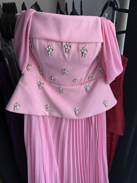 Rochie roz pe corset