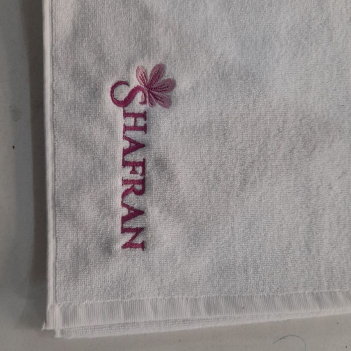 униформа футболка худи свитшот жилетка куртка кепка поло полотенце