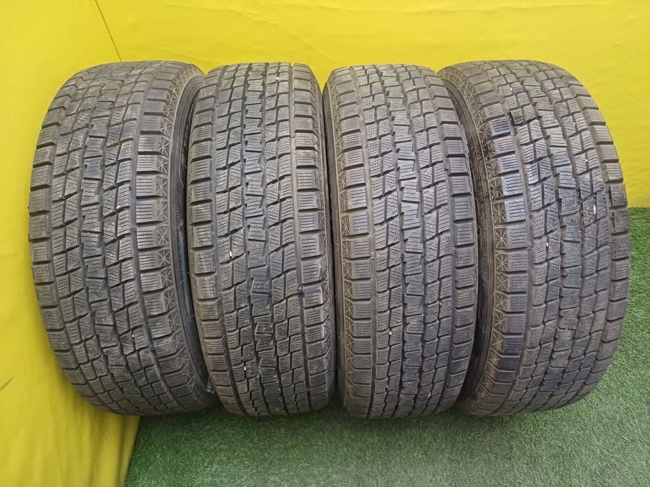 Шины 225 65 R17 Goodyear комплект.