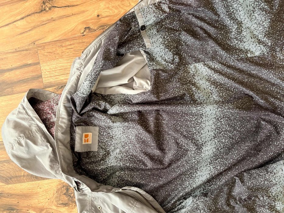 Мъжка ветровка Hugo Boss Orange – светлосива, с качулка