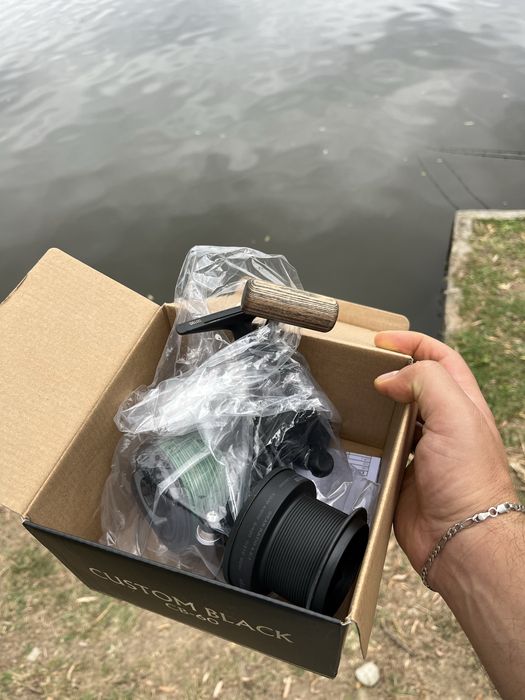 NOU - Lanseta Crap Okuma LS6K + Mulineta Okuma Custom Black 6000