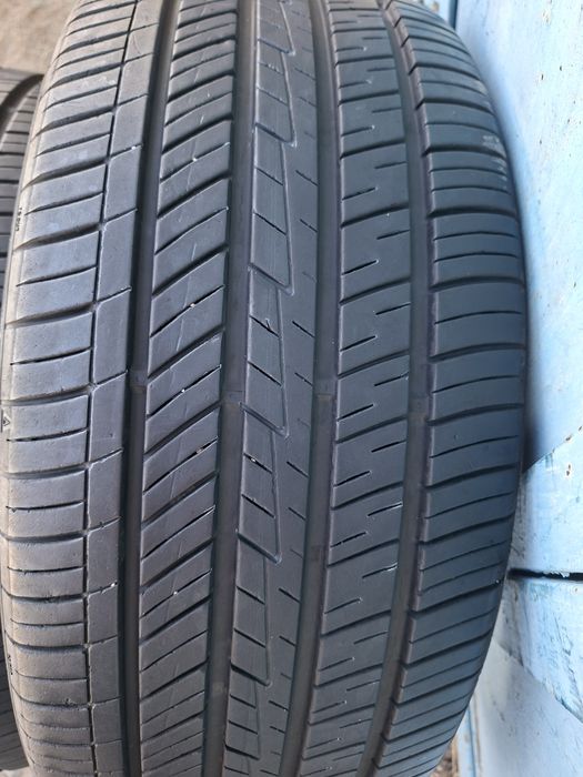 Продам шины. 235/45/18 нексен