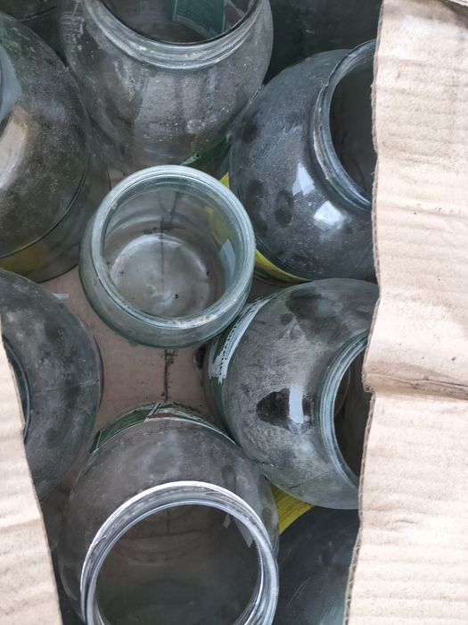 Банка әр түрлі литр бар