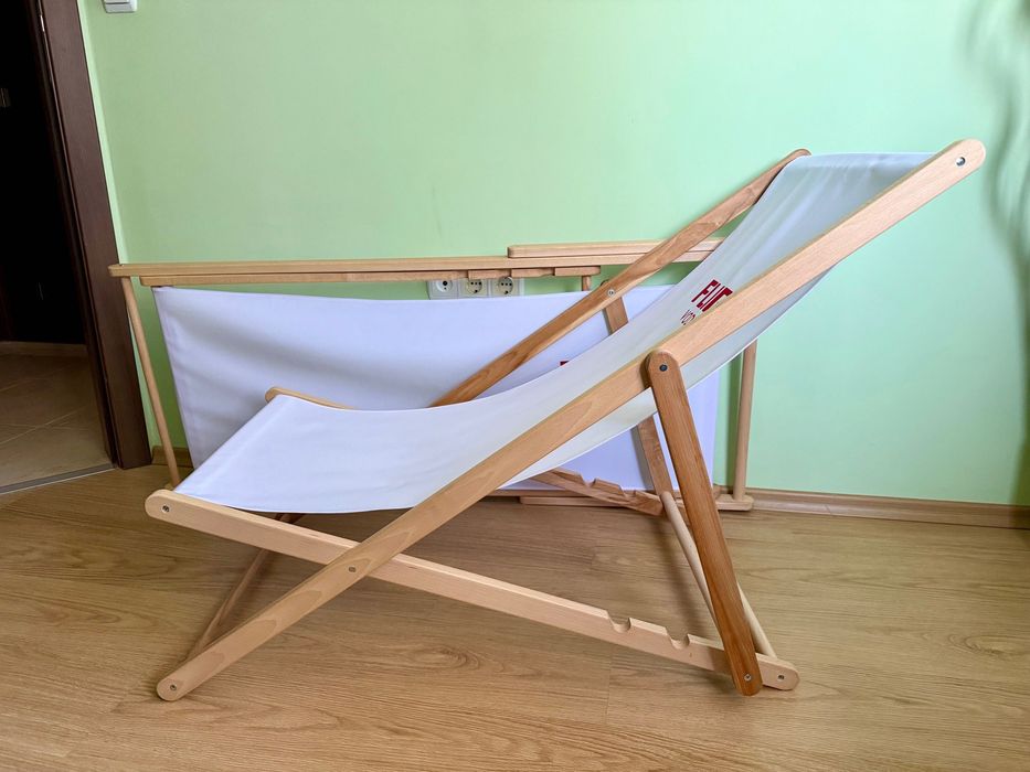 Сгъваем дървен шезлонг