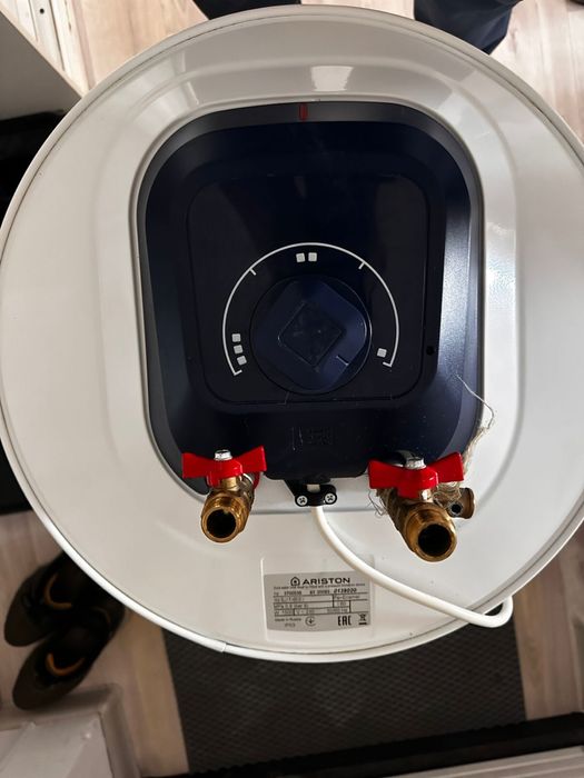 Продам обогреватель Аристон