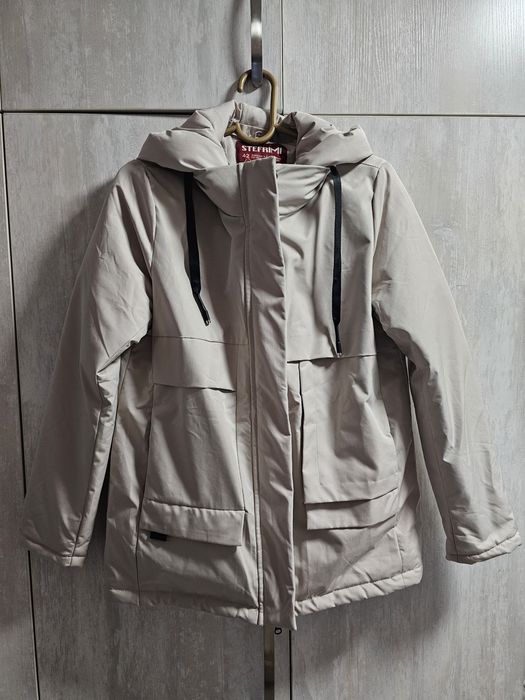 Продам женскую куртку