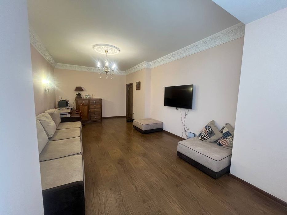 Продаётся квартира 6- комнатная ЖК Эльбек